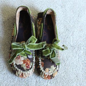 Kenzie Tapioca velvet loafer 8.5